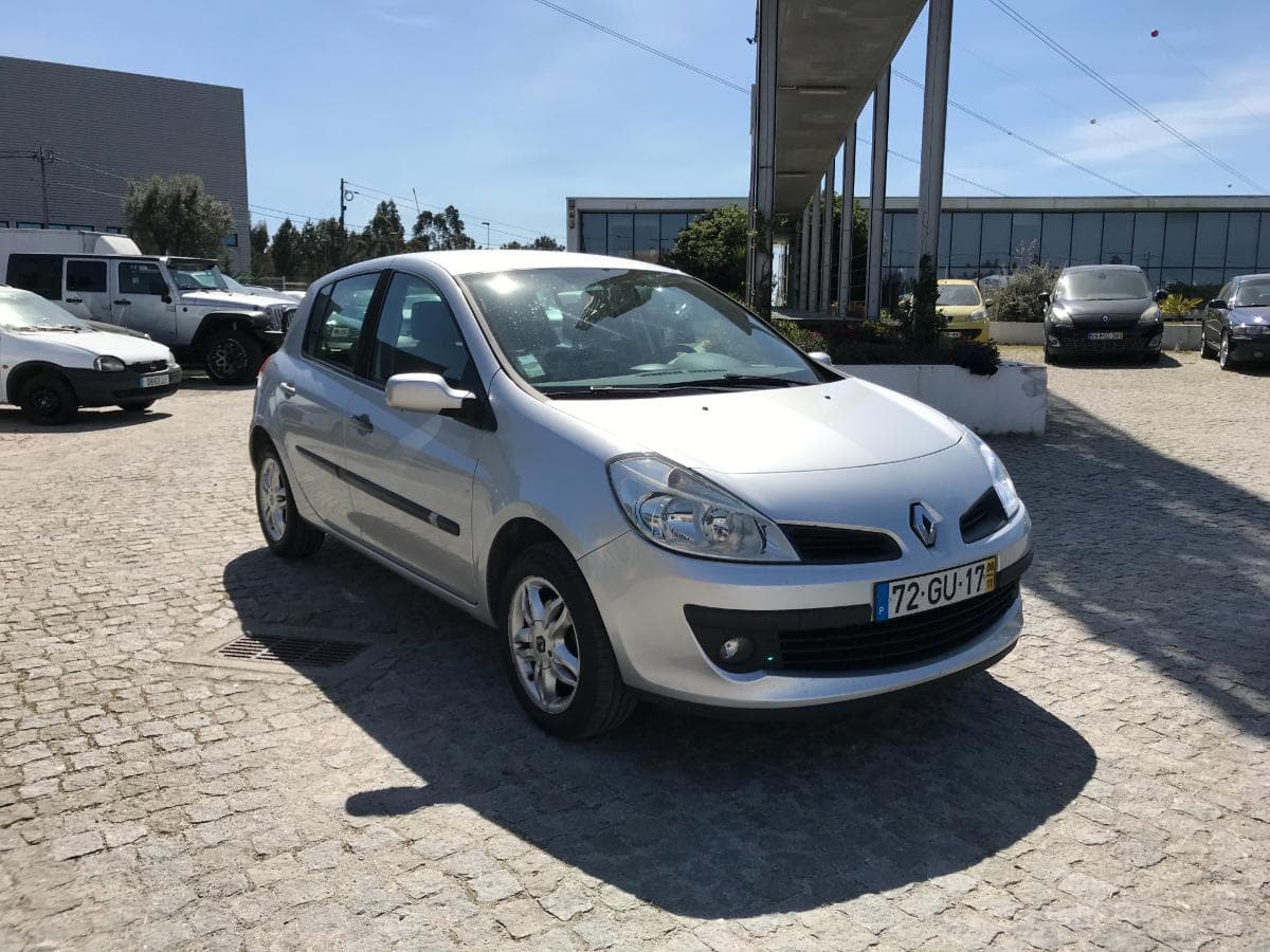Renault Clio 1.5 DCI · Ano 2008 — image 1