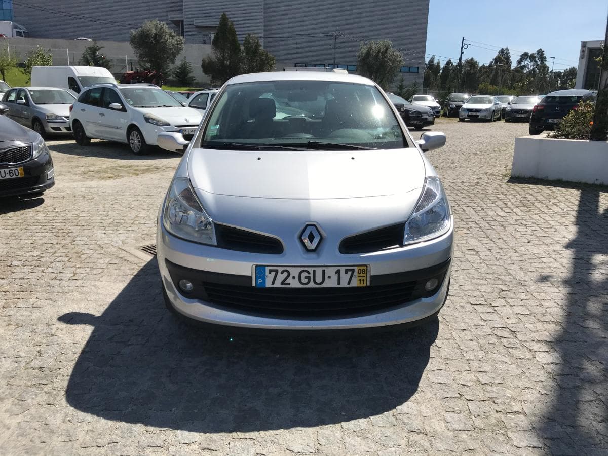 Renault Clio 1.5 DCI · Ano 2008 — image 2