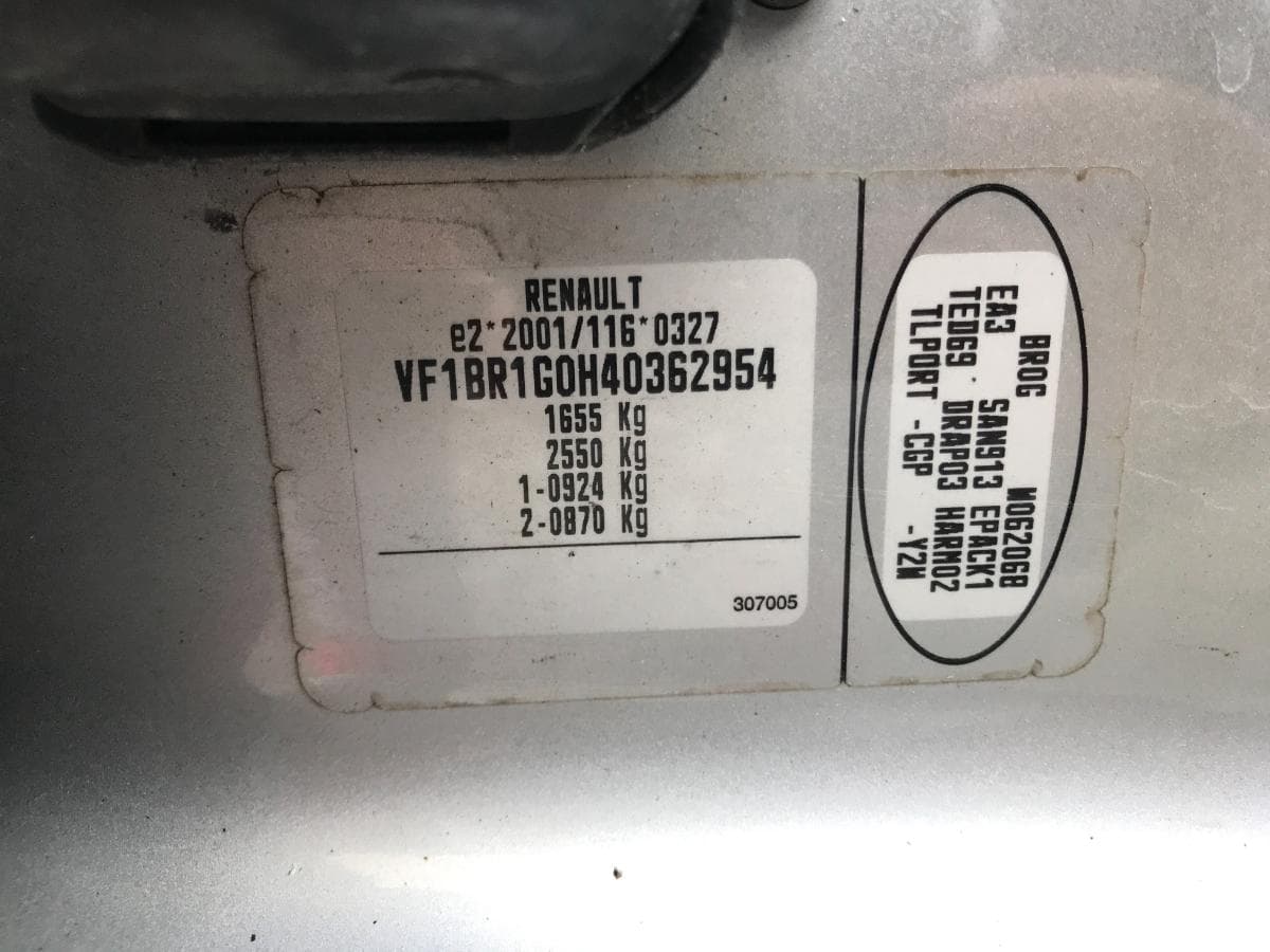 Renault Clio 1.5 DCI · Ano 2008 — image 10