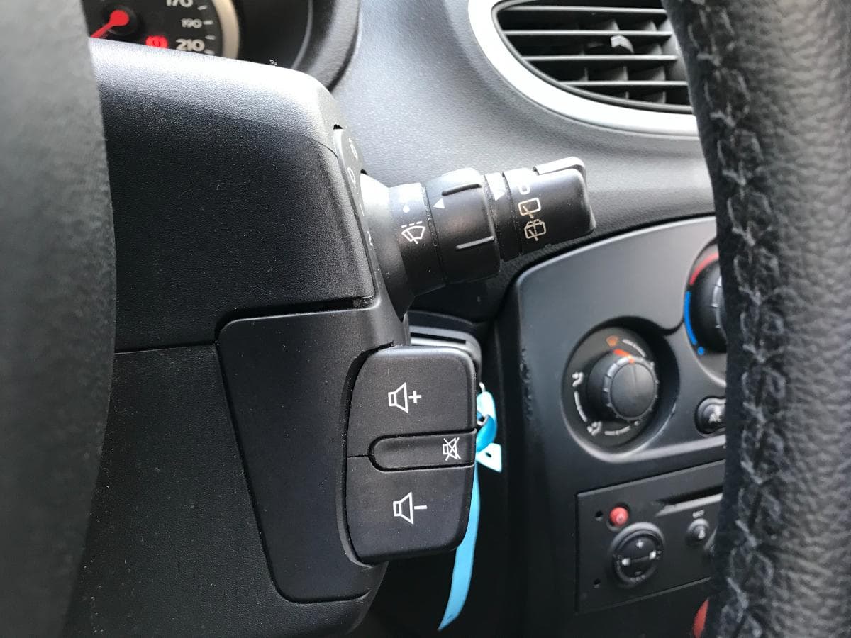 Renault Clio 1.5 DCI · Ano 2008 — image 16