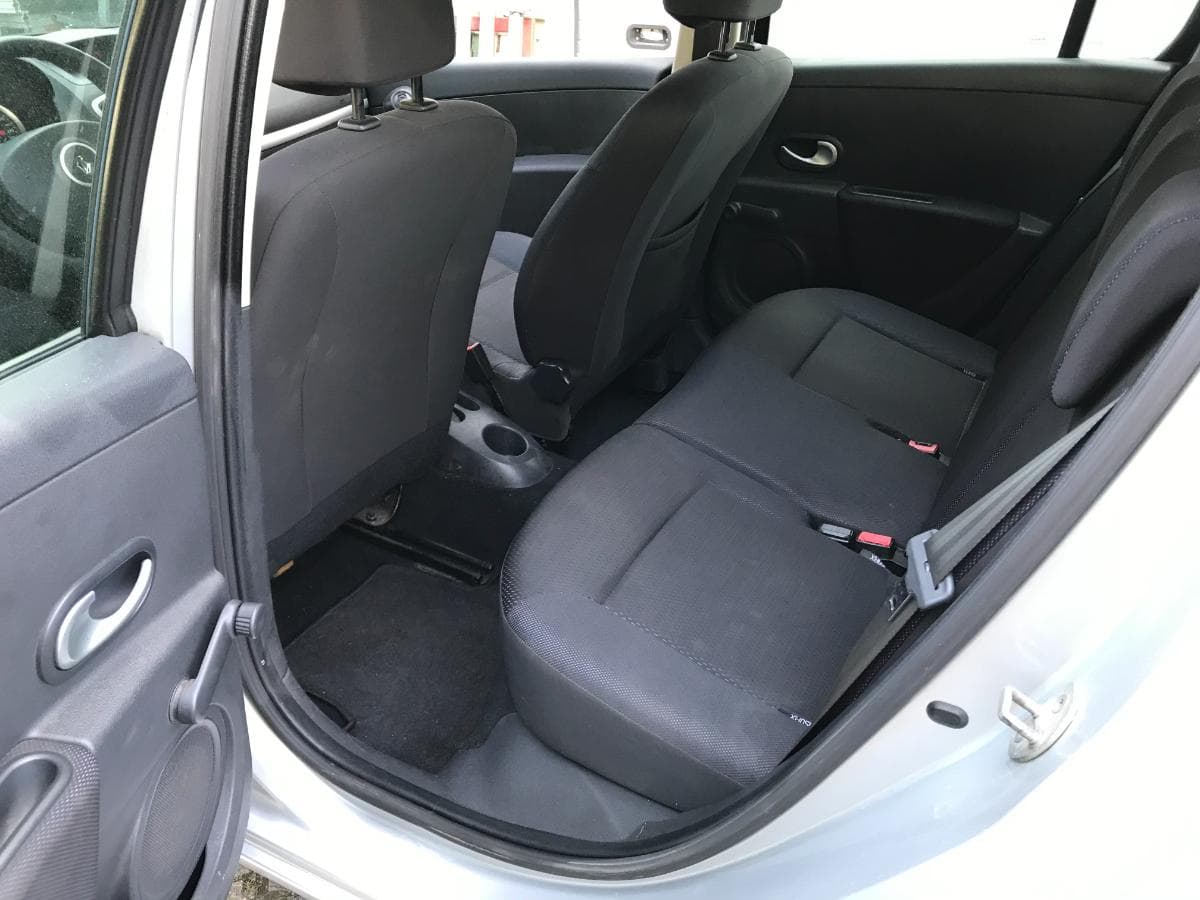 Renault Clio 1.5 DCI · Ano 2008 — image 17