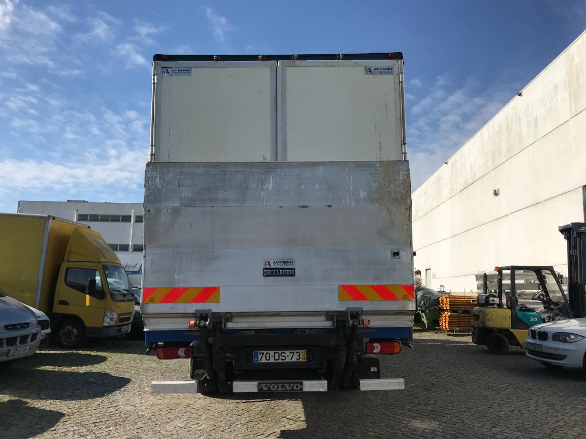 Volvo FL 280 · 18 Toneladas · Ano 2007 — image 5