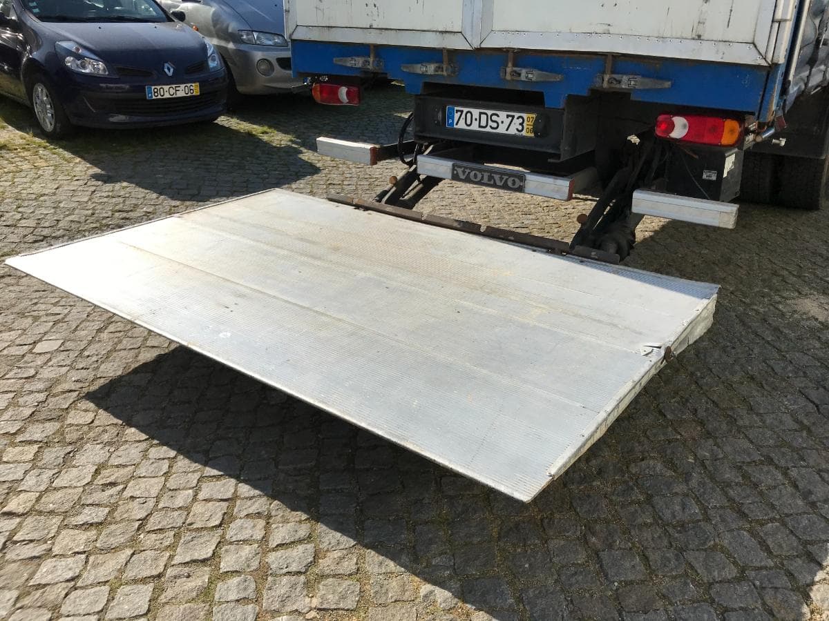 Volvo FL 280 · 18 Toneladas · Ano 2007 — image 8