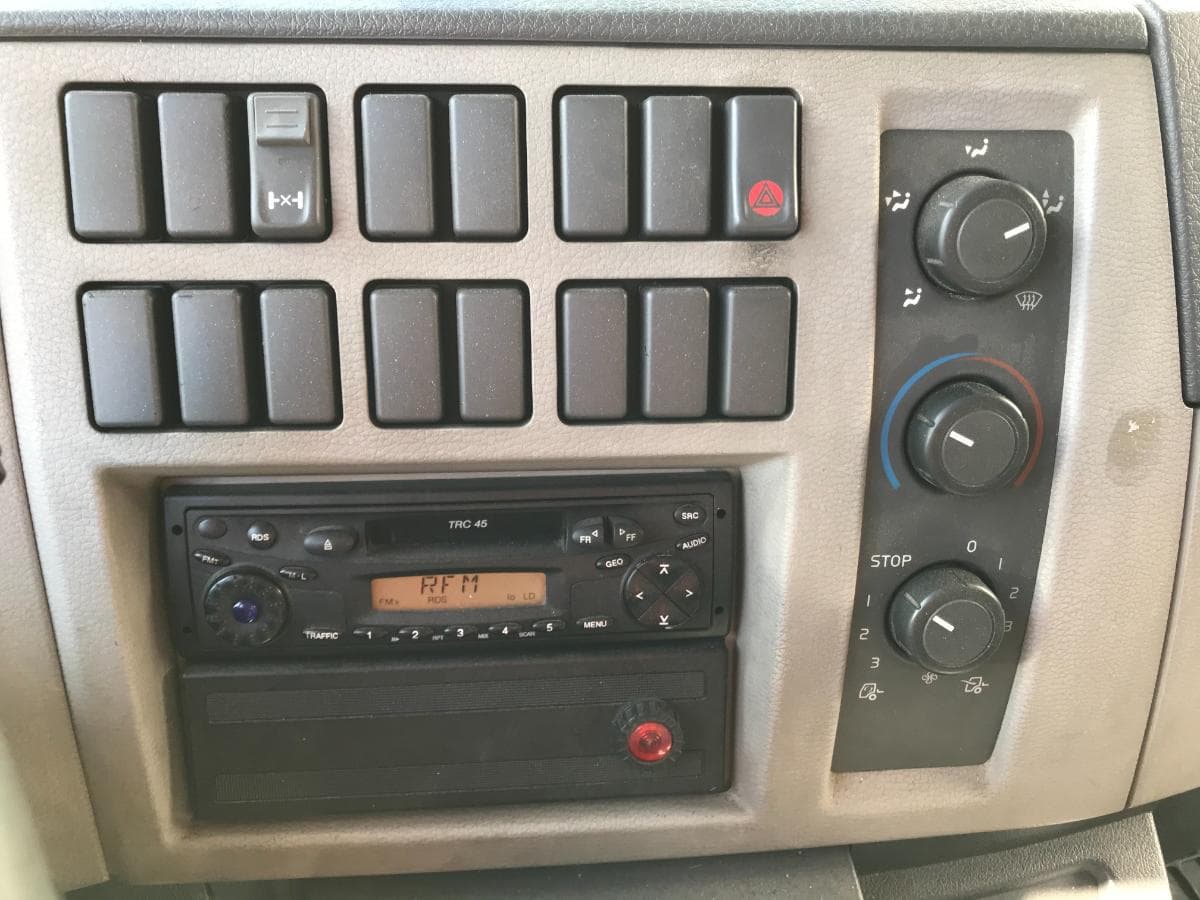 Volvo FL 280 · 18 Toneladas · Ano 2007 — image 17