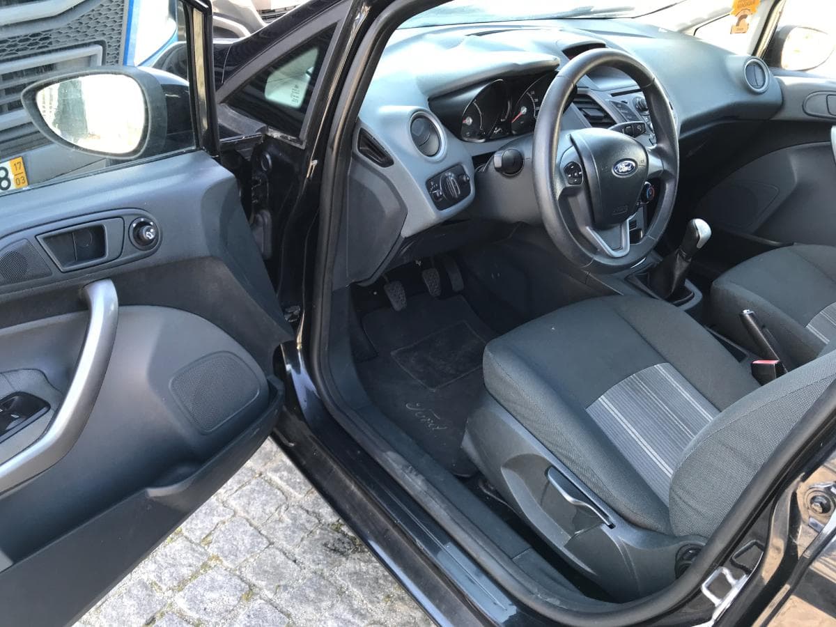 Ford Fiesta 1.4 TDCI · Ano 2009 — imagen 17