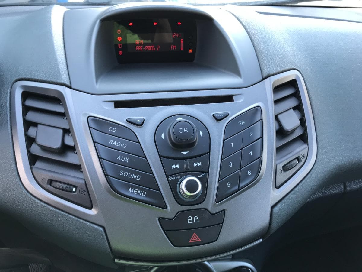 Ford Fiesta 1.4 TDCI · Ano 2009 — imagen 24