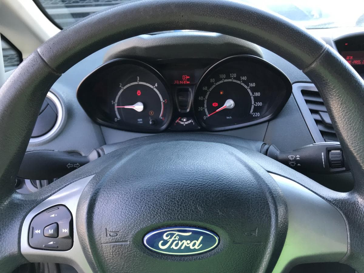 Ford Fiesta 1.4 TDCI · Ano 2009 — imagen 25