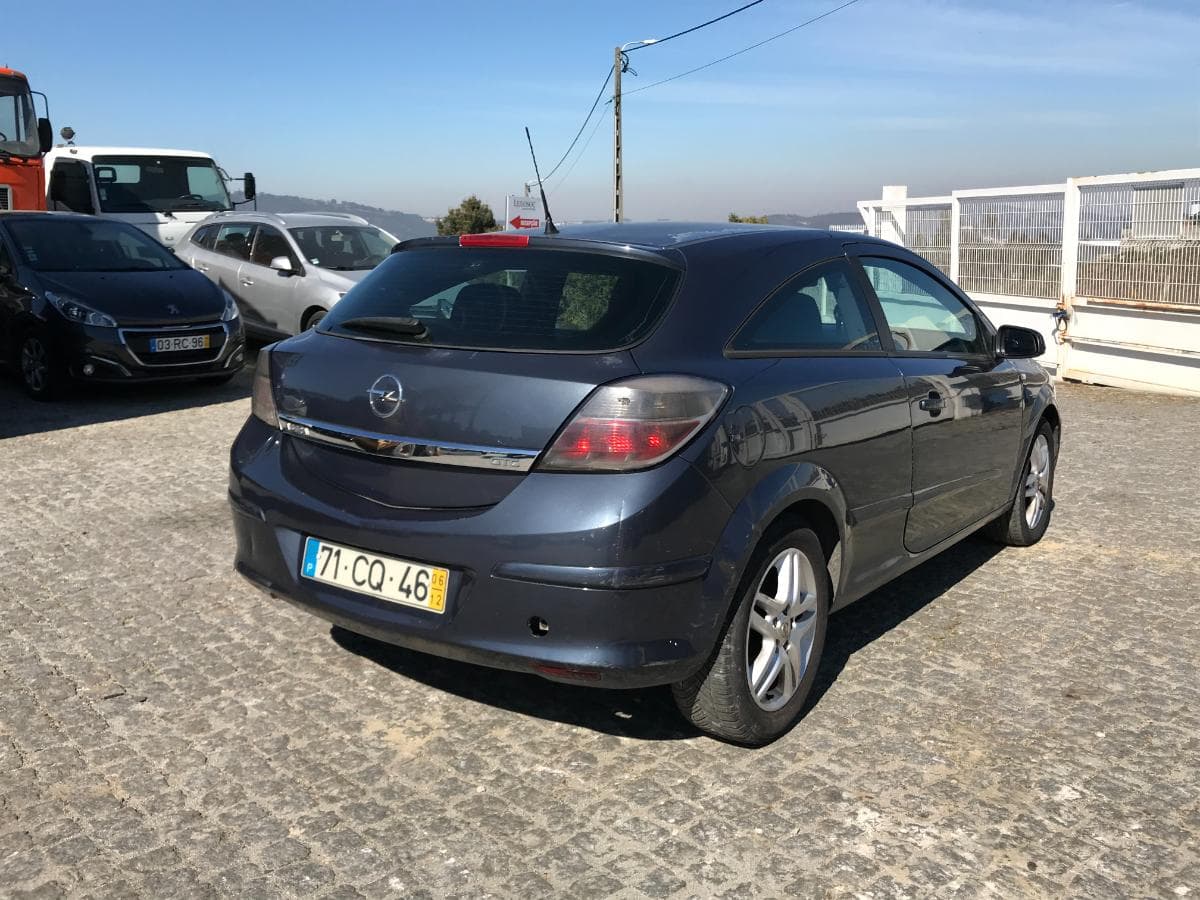 Opel Astra 1.3 CDTI · Ano 2006 — imagem 4