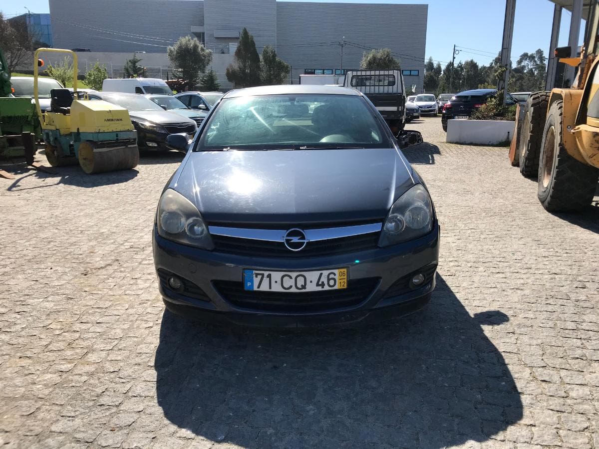 Opel Astra 1.3 CDTI · Ano 2006 — imagem 2