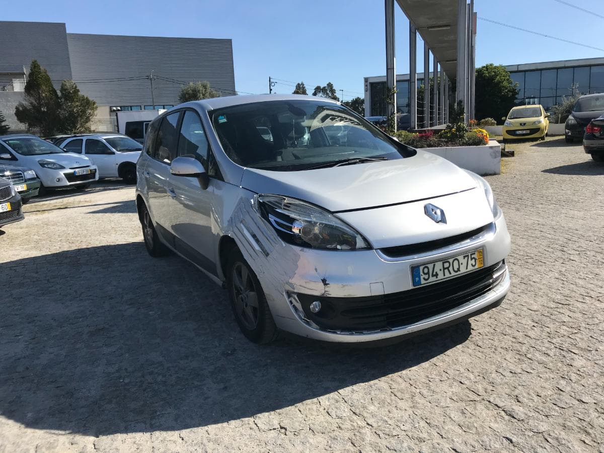 Renault Grand Scénic 1.6 DCI · Ano 2012 — imagem 1