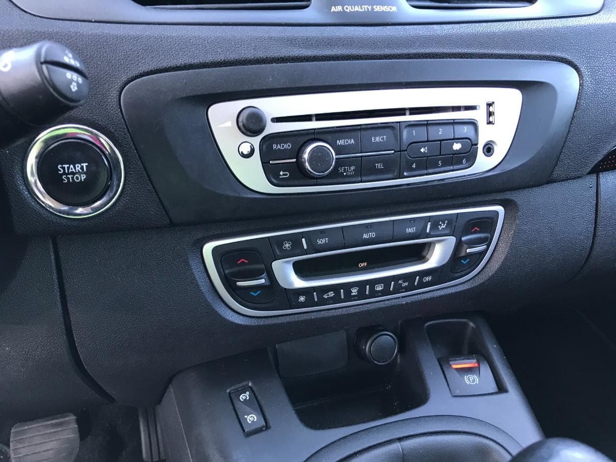 Renault Grand Scénic 1.6 DCI · Ano 2012 — imagem 26