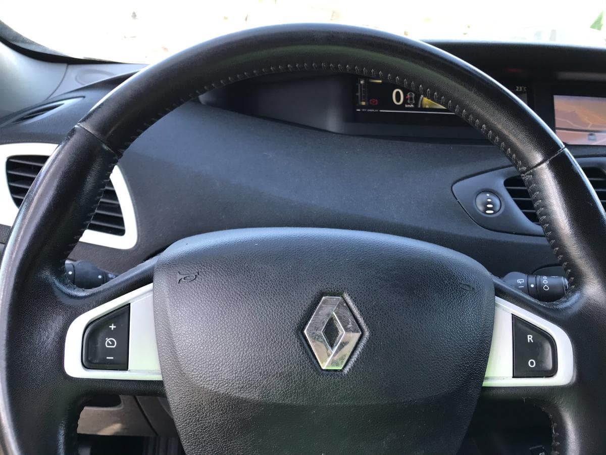 Renault Grand Scénic 1.6 DCI · Ano 2012 — imagem 29