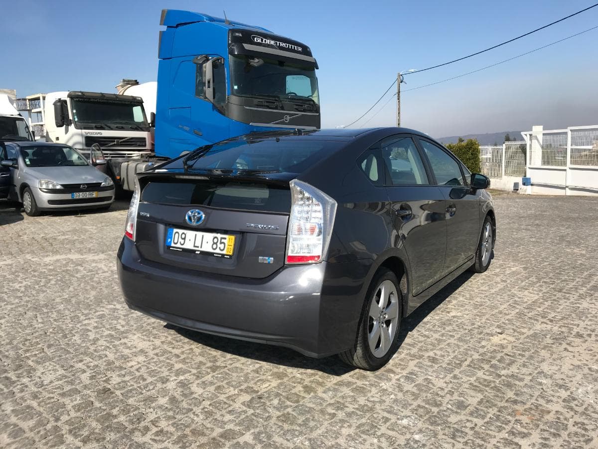 Toyota Prius 1.8 · Ano 2011 — imagen 4