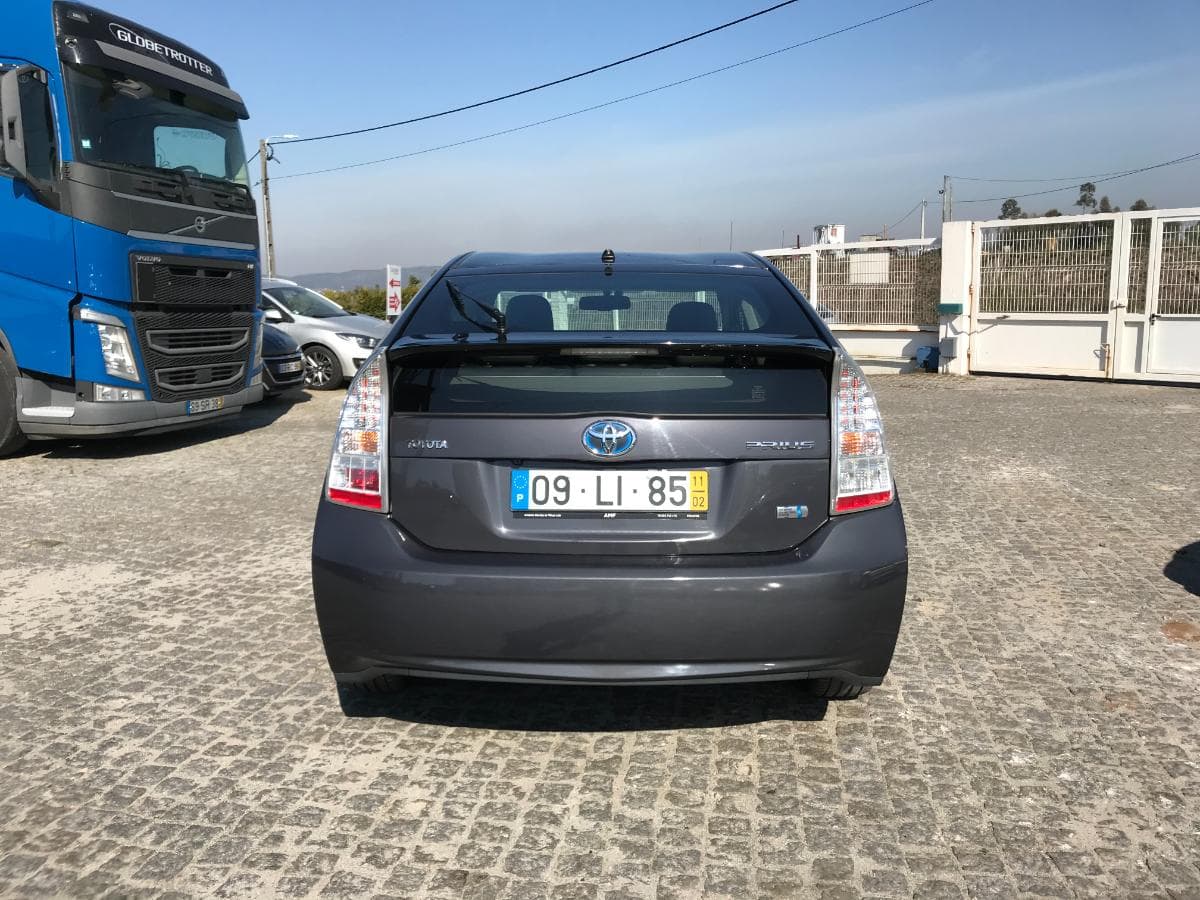 Toyota Prius 1.8 · Ano 2011 — imagen 5