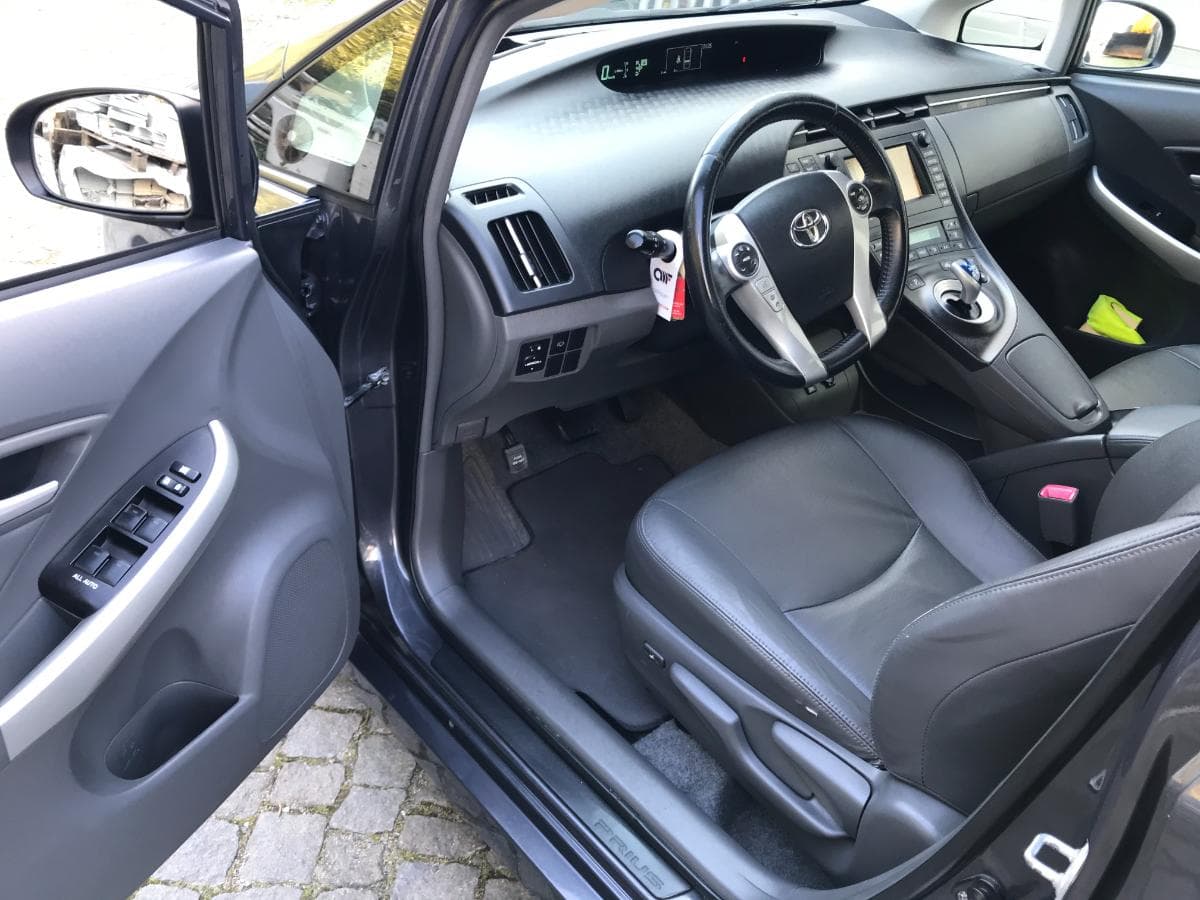 Toyota Prius 1.8 · Ano 2011 — imagen 10