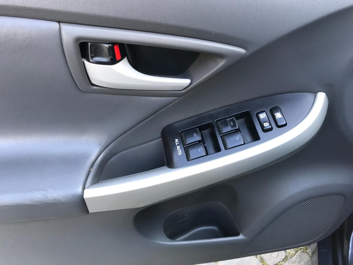 Toyota Prius 1.8 · Ano 2011 — imagen 9