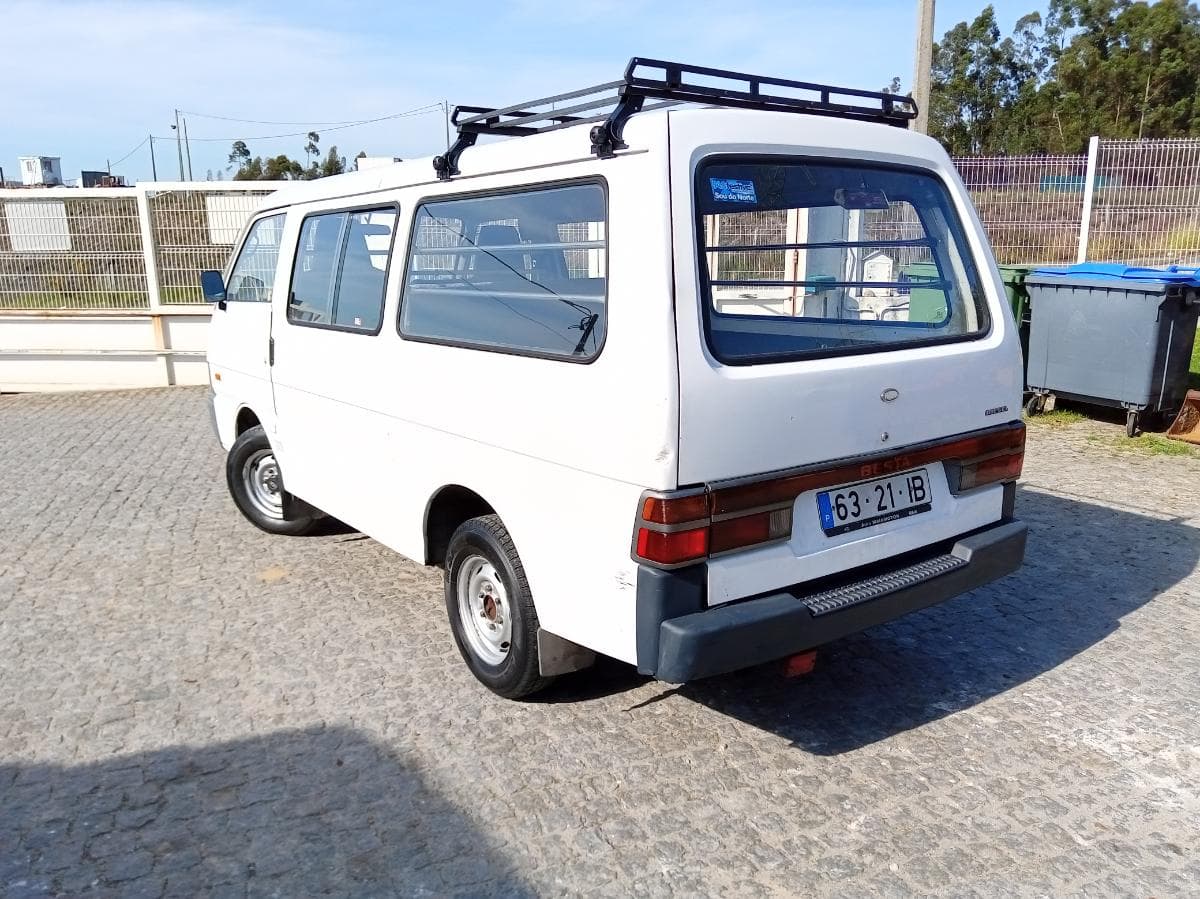 Kia Besta 2.2D · Ano 1997 — imagen 4