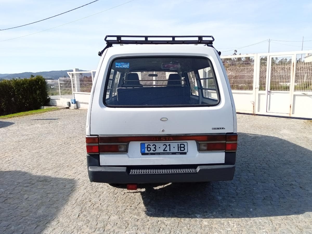 Kia Besta 2.2D · Ano 1997 — imagen 5