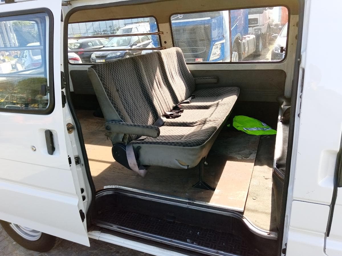 Kia Besta 2.2D · Ano 1997 — imagen 10