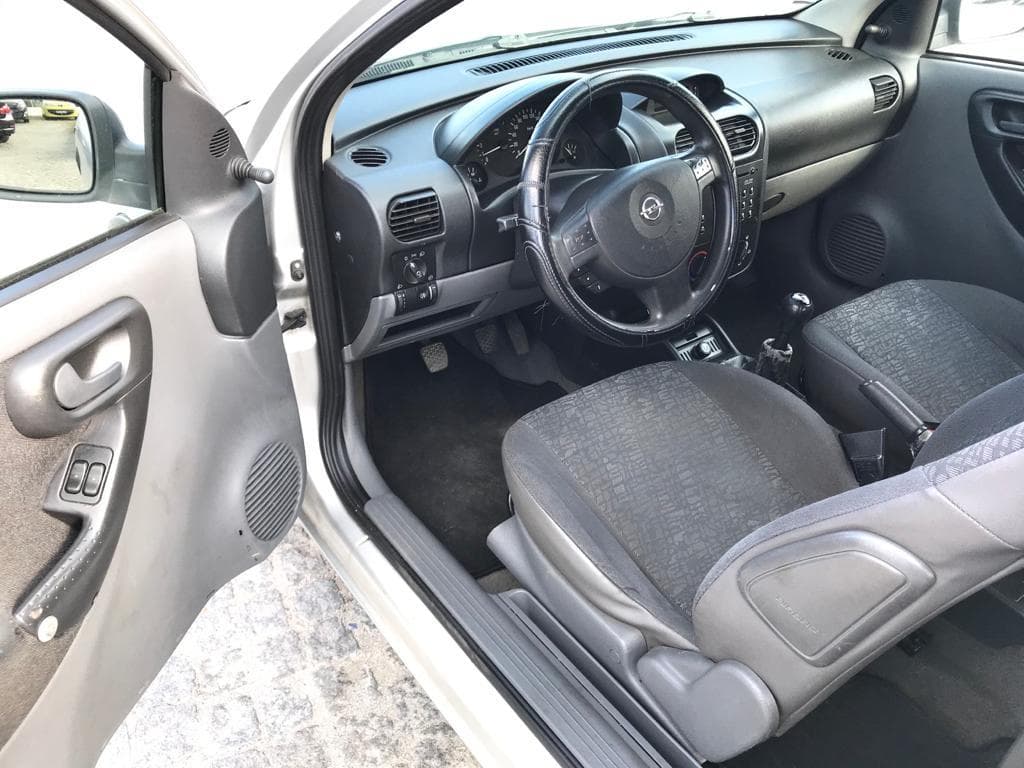 Opel Corsa C 1.2 · Ano 2001 — image 10
