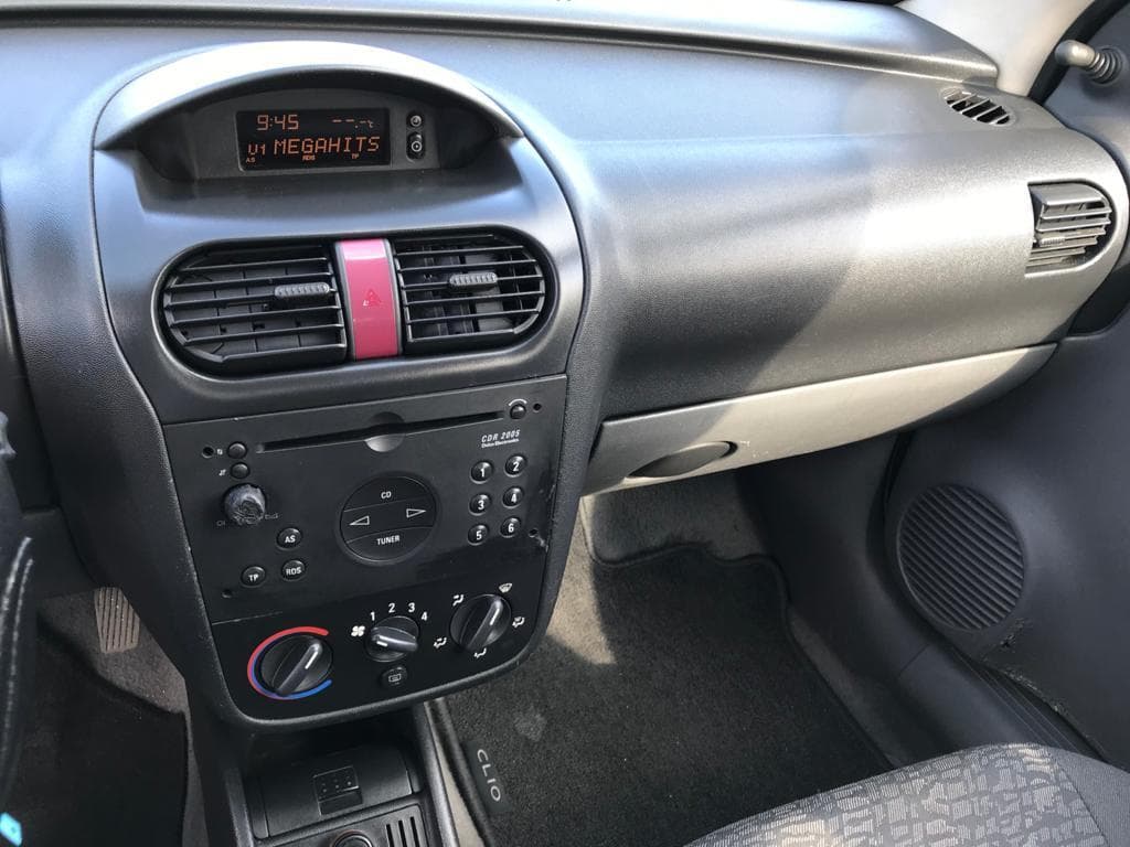 Opel Corsa C 1.2 · Ano 2001 — image 15
