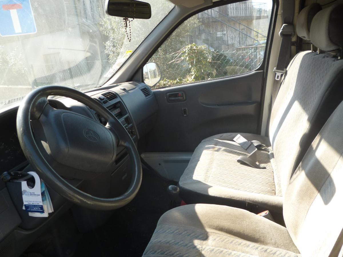 TOYOTA HIACE — imagem 4