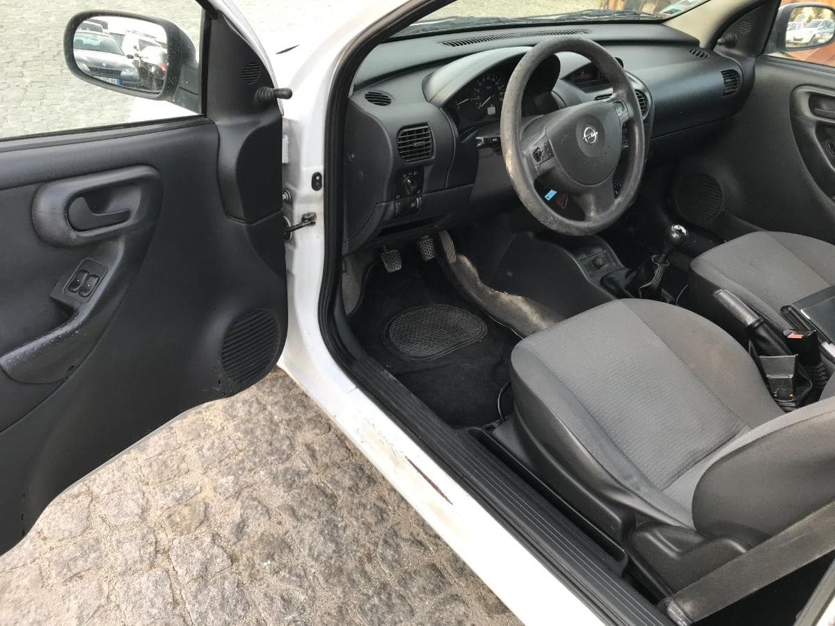 Opel Corsa 1.3 CDTI · Ano 2005 — imagem 7