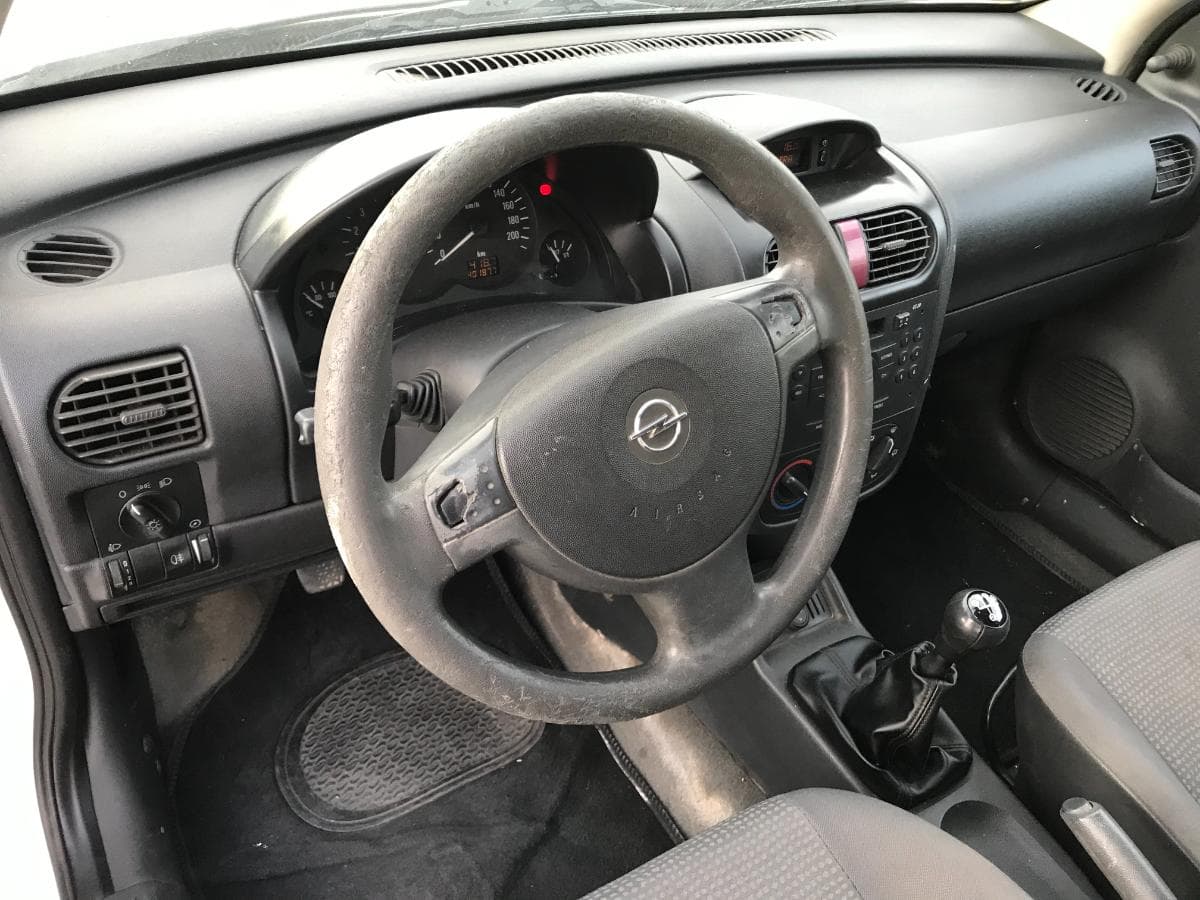 Opel Corsa 1.3 CDTI · Ano 2005 — imagem 11