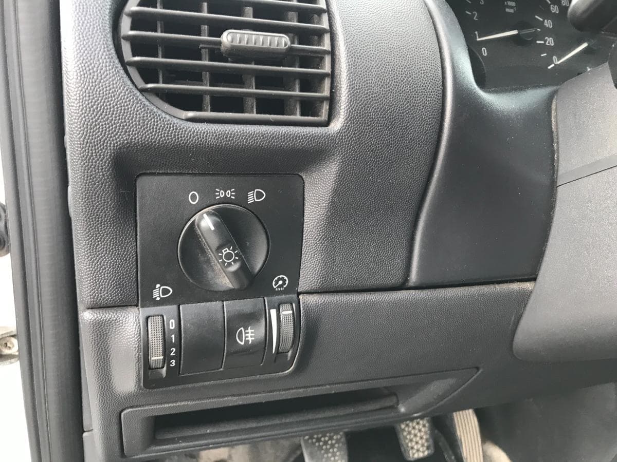 Opel Corsa 1.3 CDTI · Ano 2005 — imagem 19