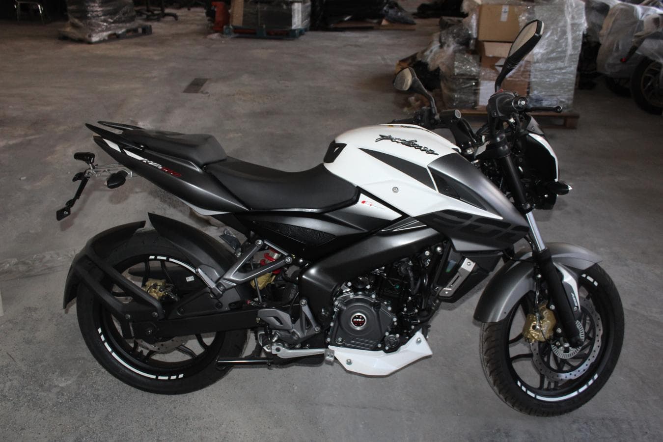 Bajaj Pulsar NS 200 FI ABS — imagem 6