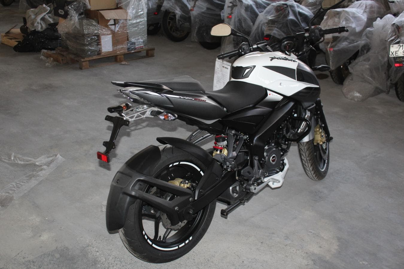 Bajaj Pulsar NS 200 FI ABS — imagem 8