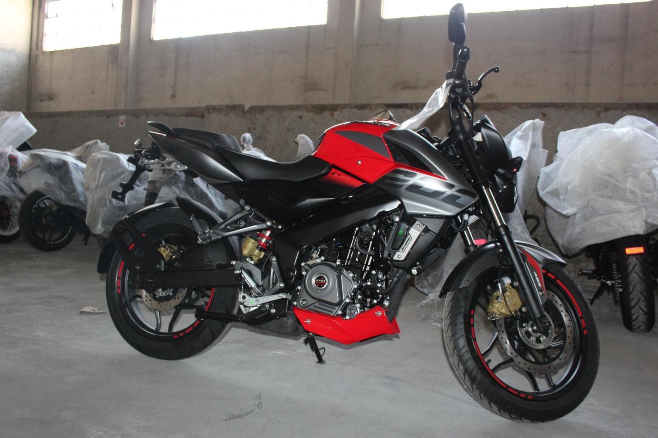 Bajaj Pulsar NS 200 FI ABS — imagem 4
