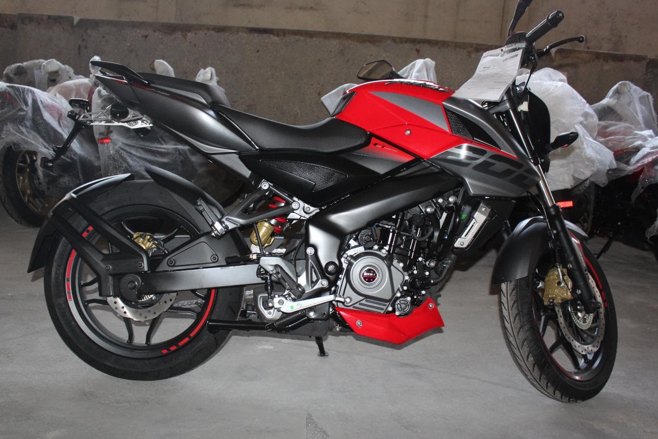 Bajaj Pulsar NS 200 FI ABS — imagem 3