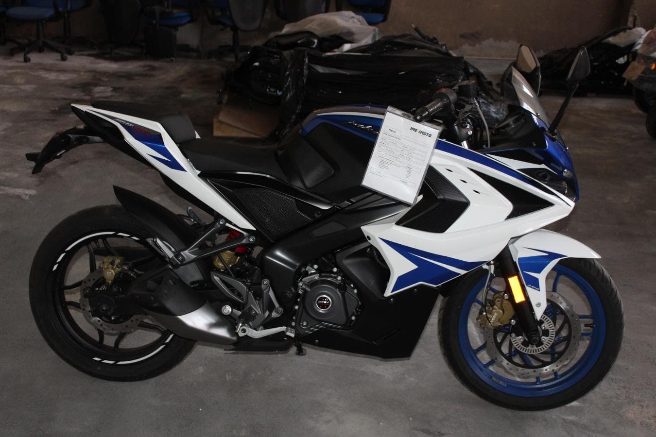 Bajaj Pulsar RS 200 FI ABS — imagen 5