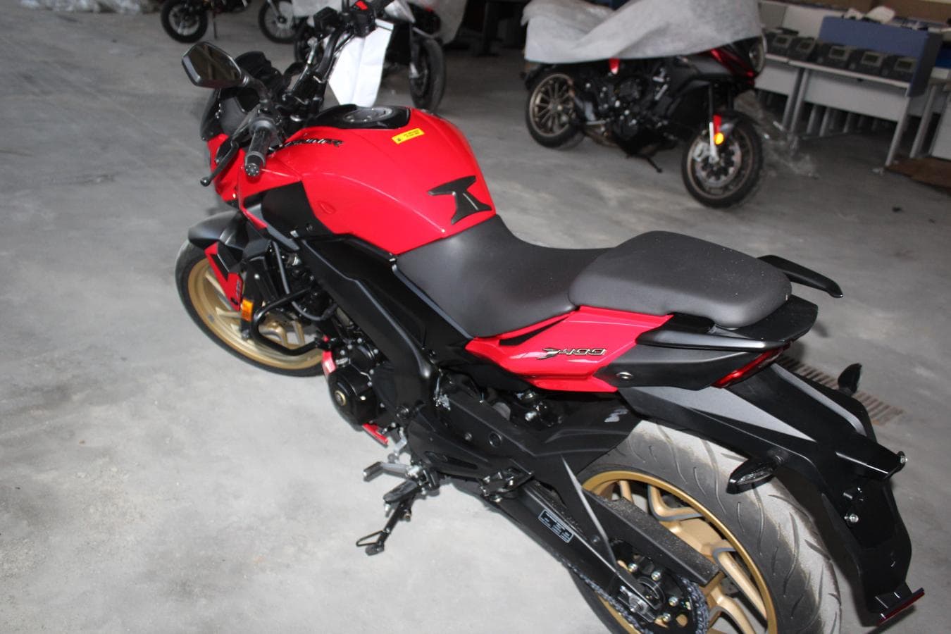 Bajaj Dominar D400 ABS — imagen 6