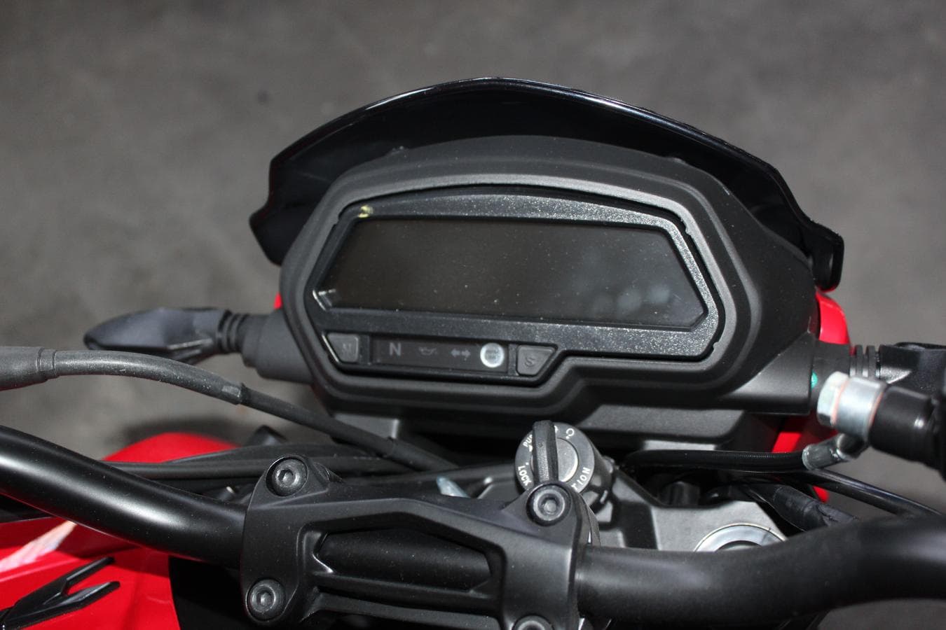 Bajaj Dominar D400 ABS — imagen 7