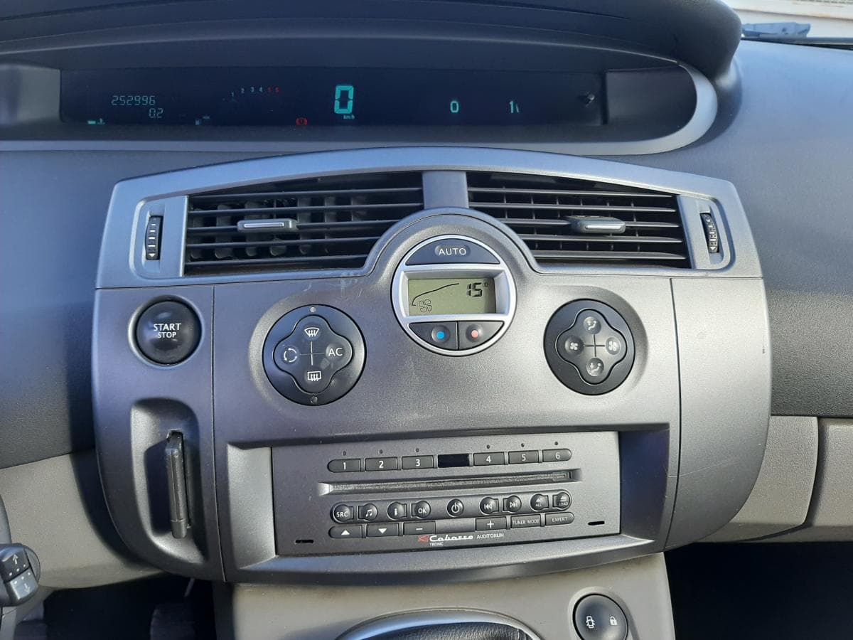 Renault Scénic 1.5 DCI · Ano 2006 — image 21