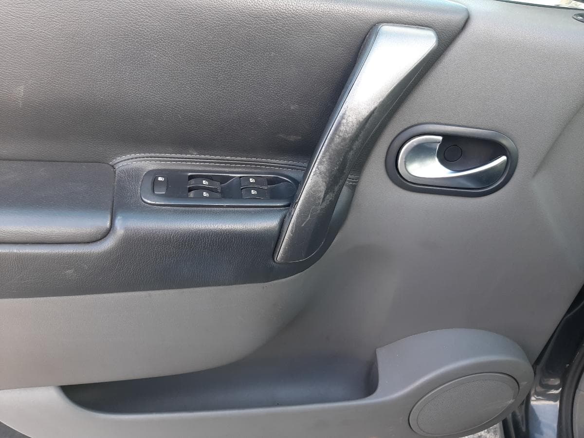 Renault Scénic 1.5 DCI · Ano 2006 — image 22