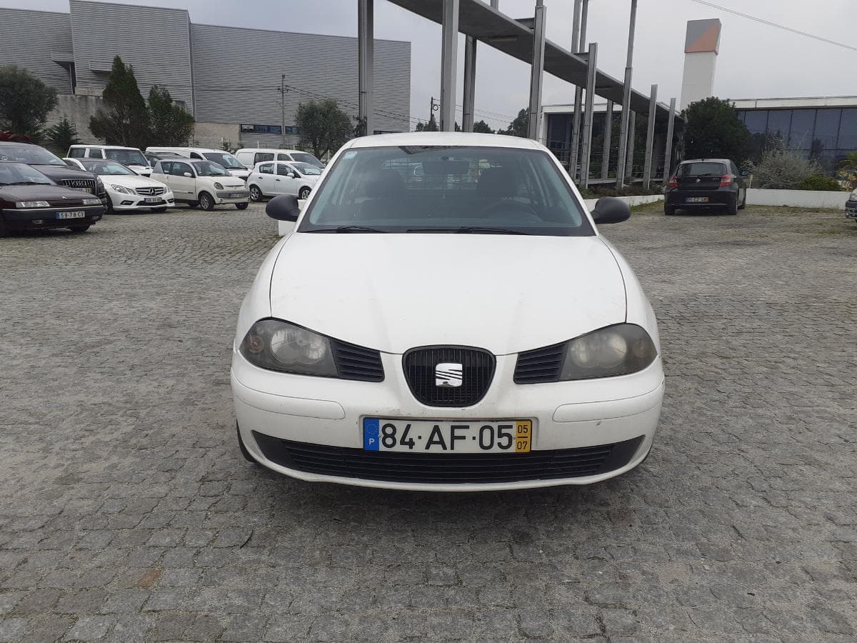 Seat Ibiza 1.4 TDI · Ano 2005 — image 2