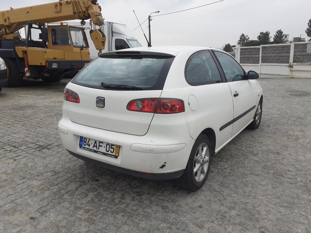 Seat Ibiza 1.4 TDI · Ano 2005 — image 6