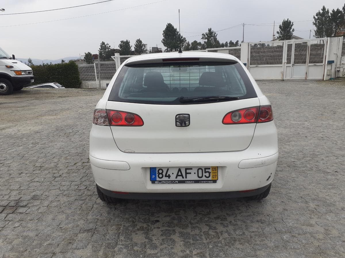 Seat Ibiza 1.4 TDI · Ano 2005 — image 5