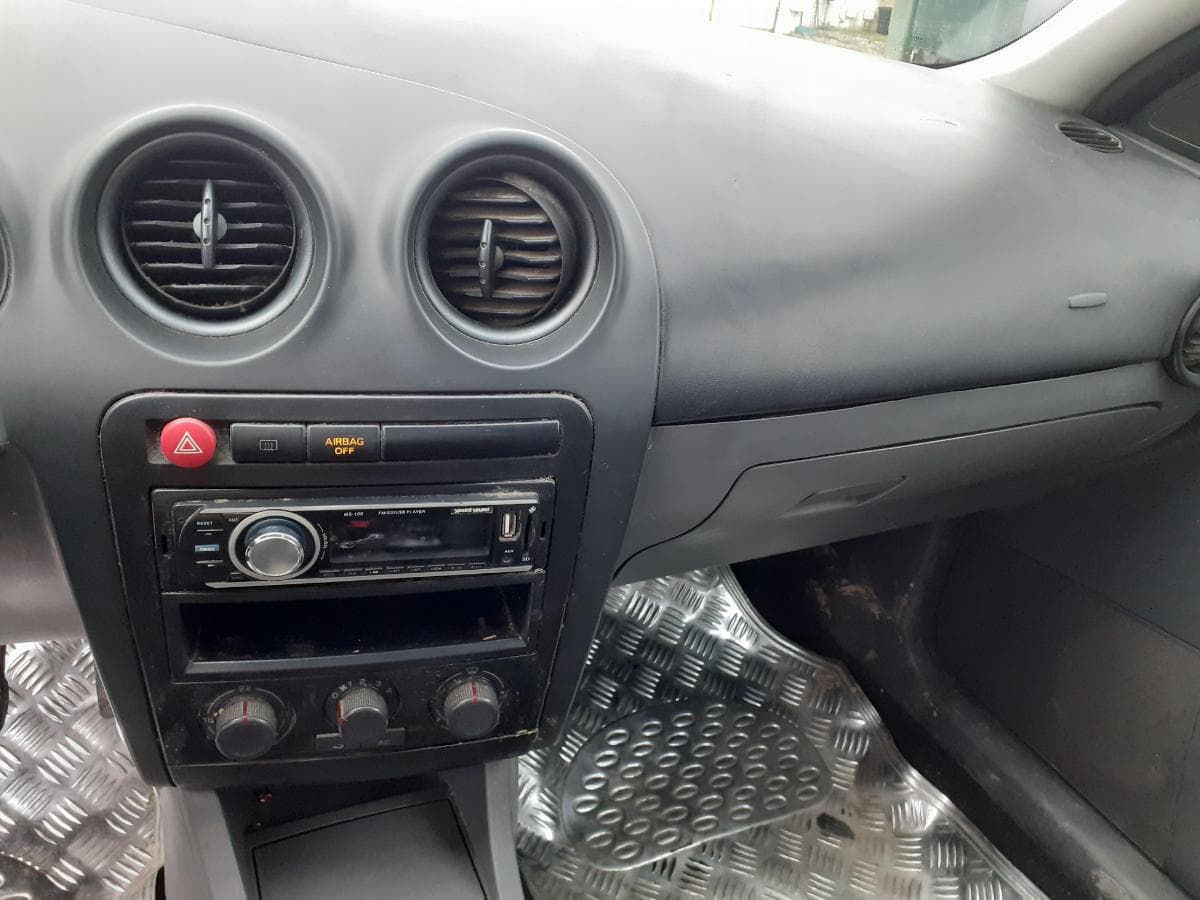 Seat Ibiza 1.4 TDI · Ano 2005 — image 23