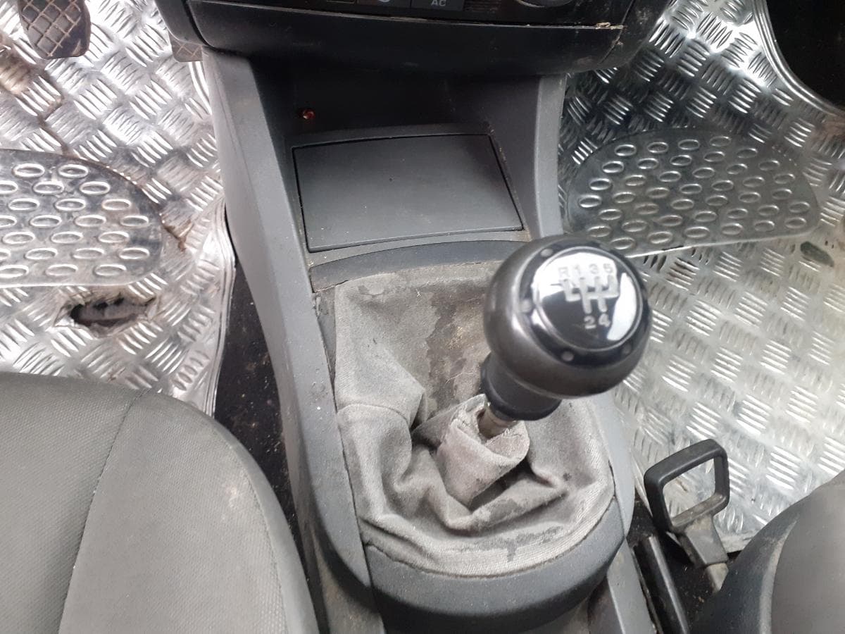 Seat Ibiza 1.4 TDI · Ano 2005 — image 28