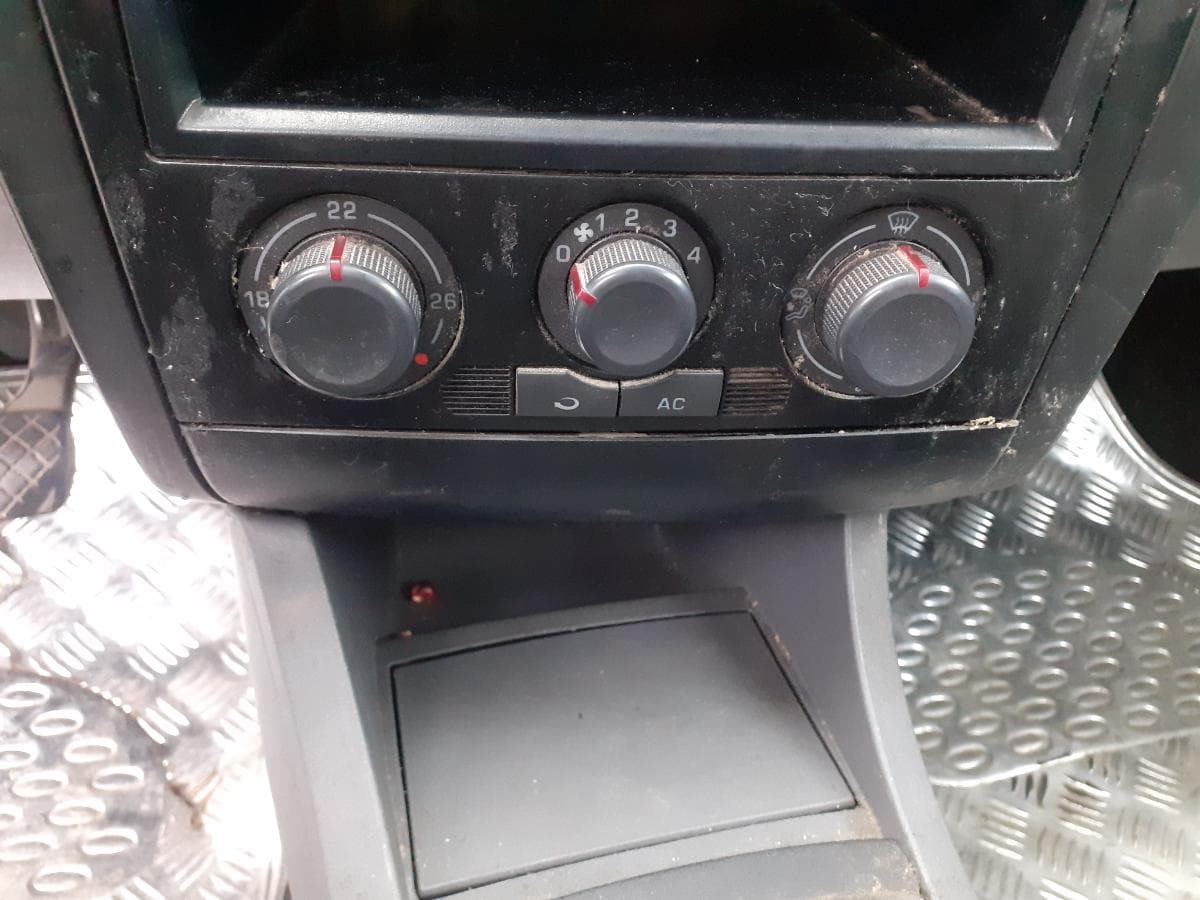 Seat Ibiza 1.4 TDI · Ano 2005 — image 30