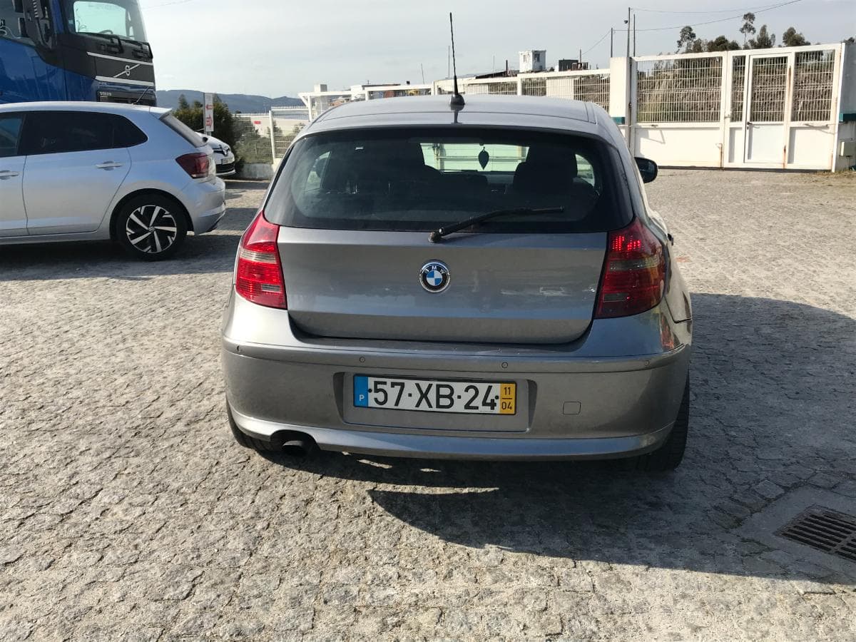 BMW 116D · Ano 2011 — image 5
