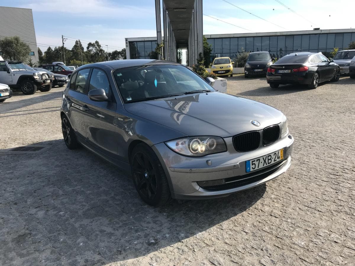BMW 116D · Ano 2011 — image 1