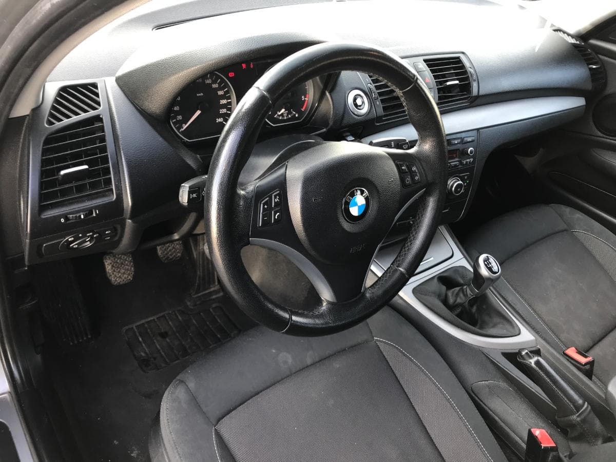 BMW 116D · Ano 2011 — image 22