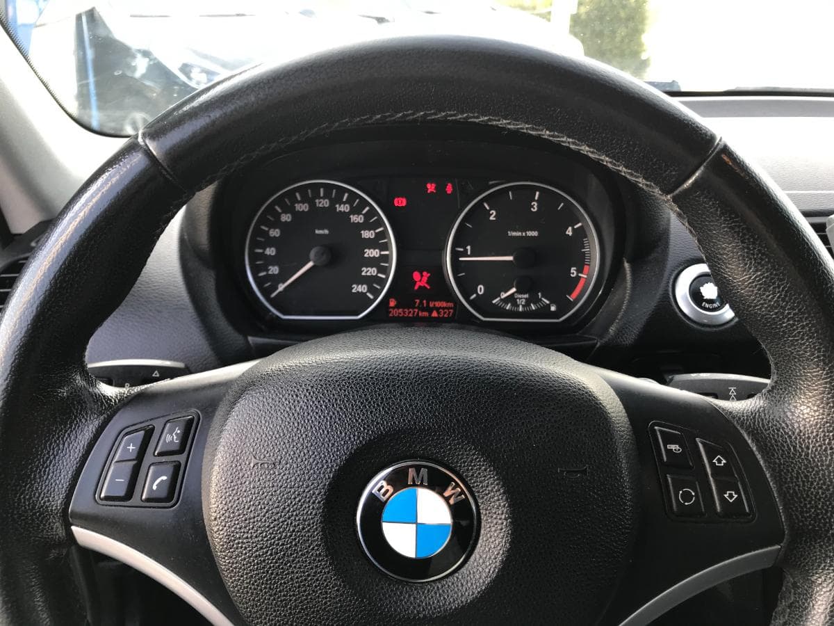 BMW 116D · Ano 2011 — image 26