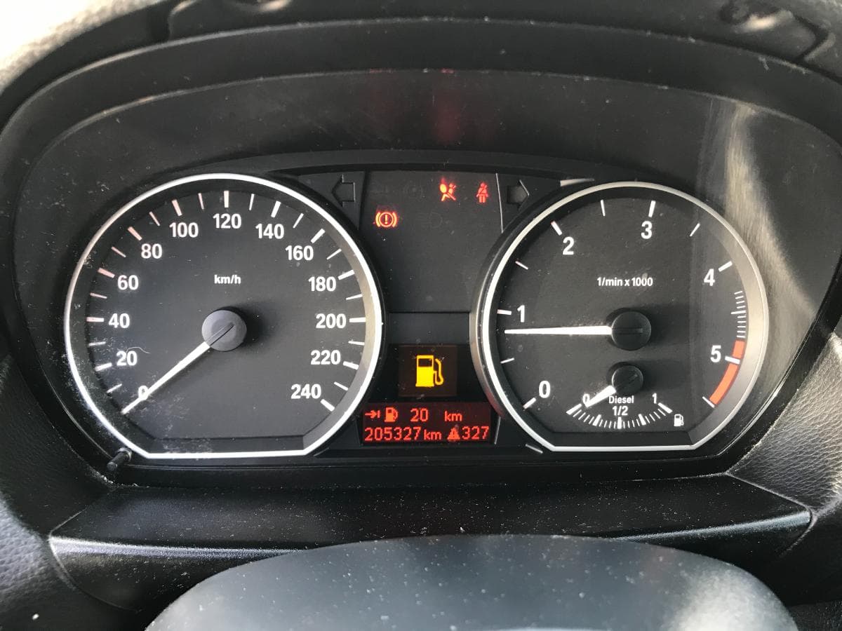 BMW 116D · Ano 2011 — image 28