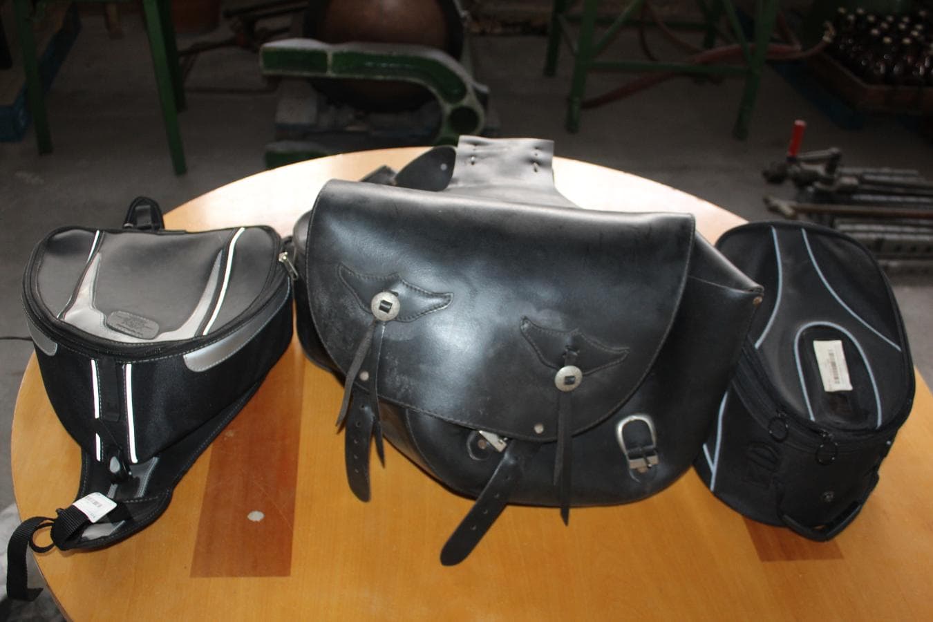 Stock de Capacetes e Roupa — imagen 4